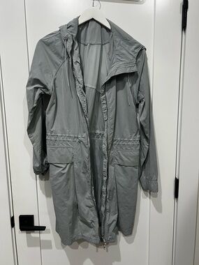 lululemon athletica Lightweight Hooded Jacket in Light Gray